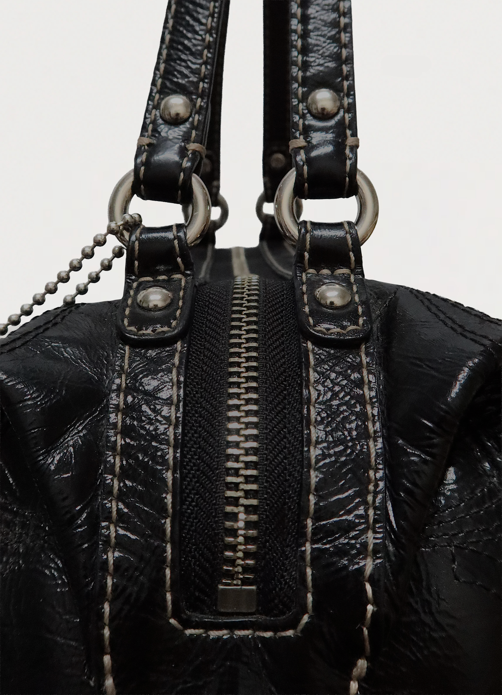 SIGNATURE STITCH BOSTON SHOULDER BAG