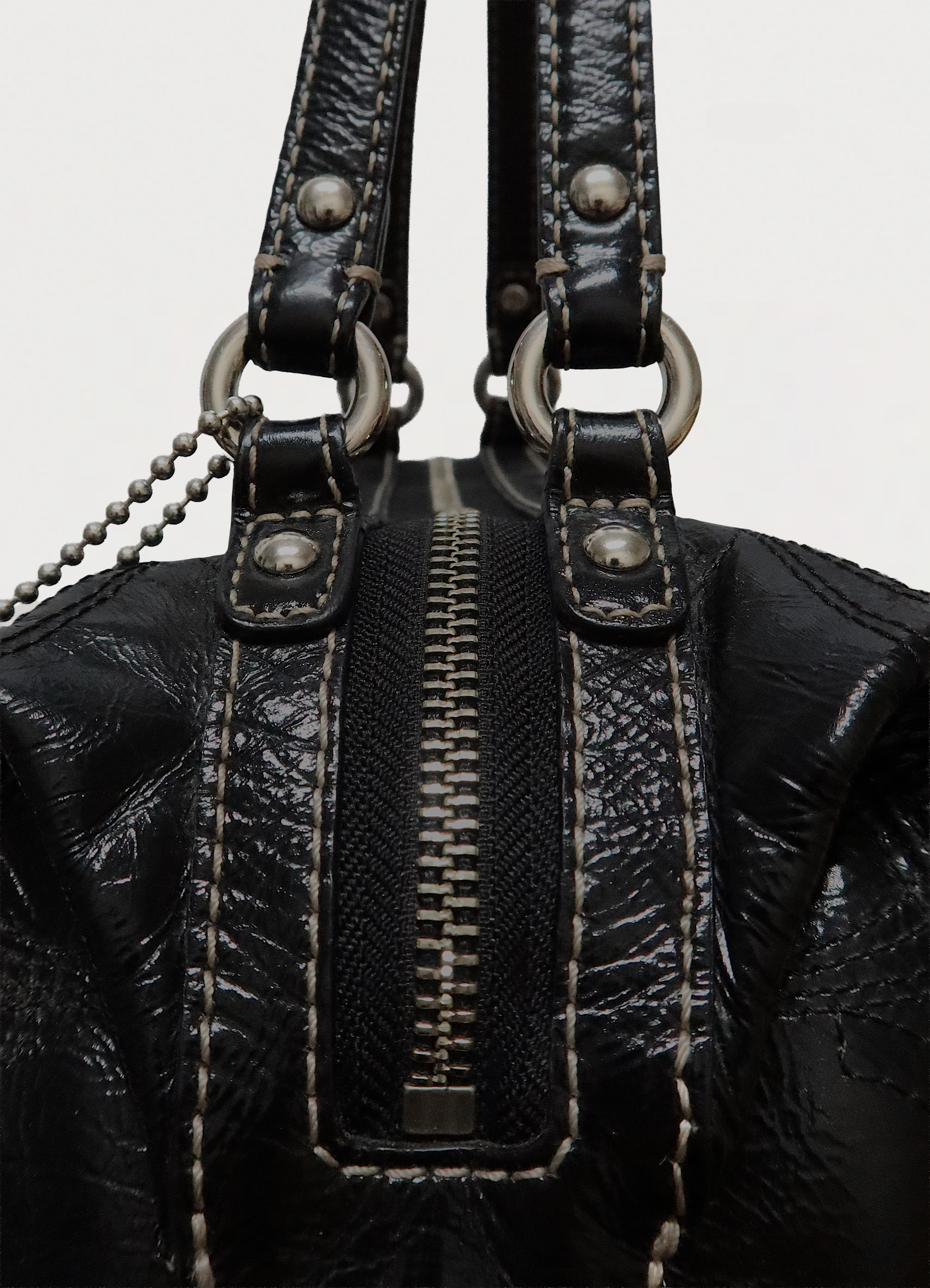 SIGNATURE STITCH BOSTON SHOULDER BAG