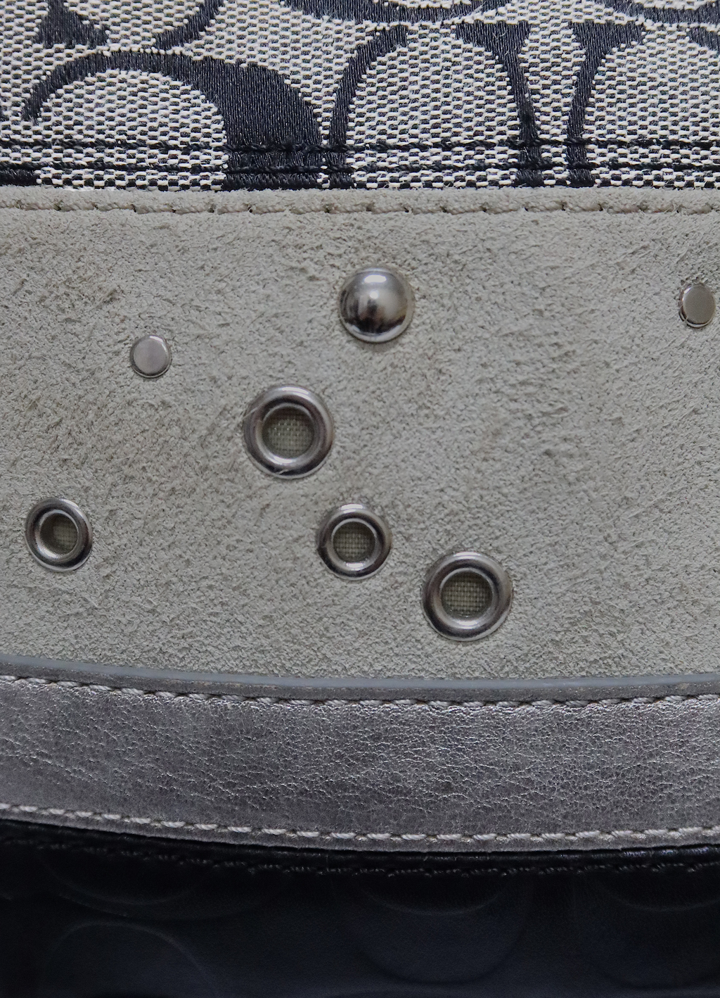 SIGNATURE PATCHWORK STUDDED SHOULDER BAG