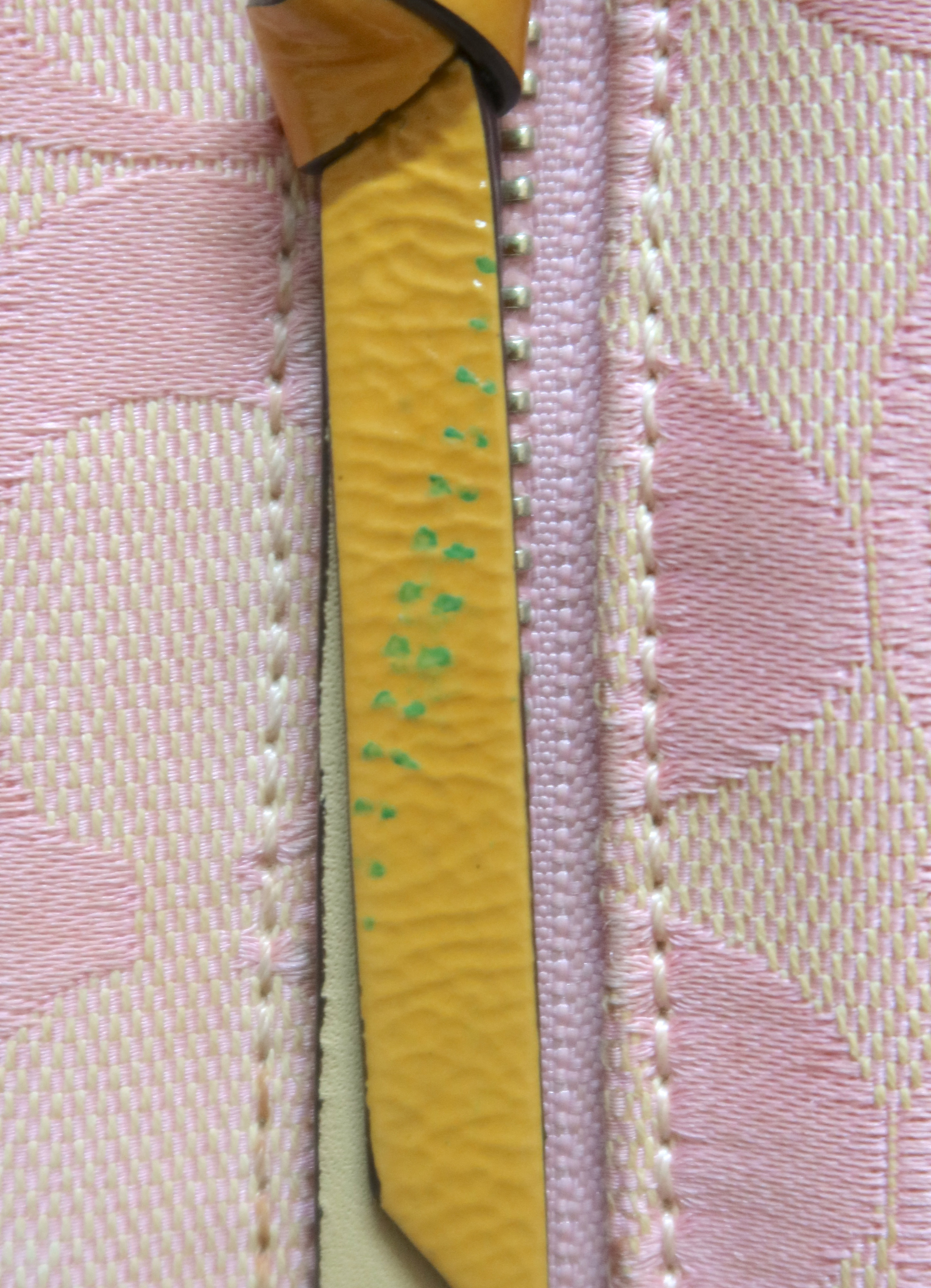 SIGNATURE PATCHWORK TOTE BAG