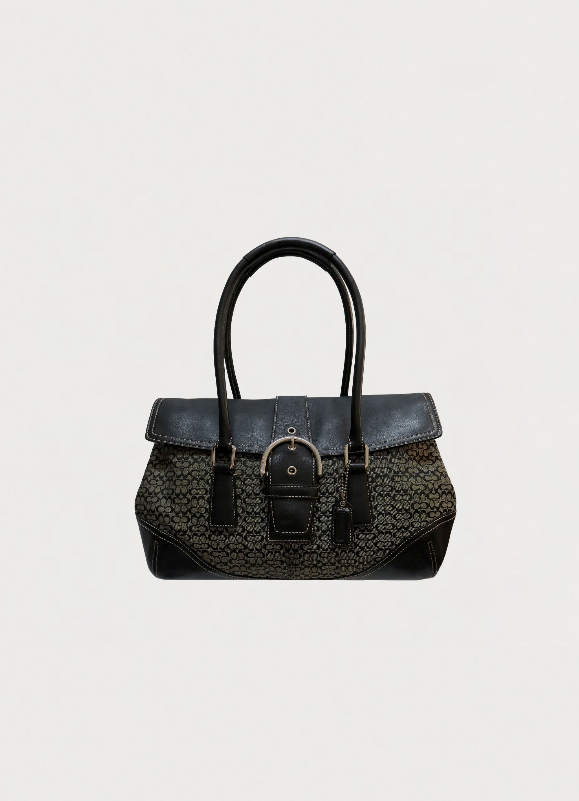 SIGNATURE SOHO FLAP SHOULDER BAG
