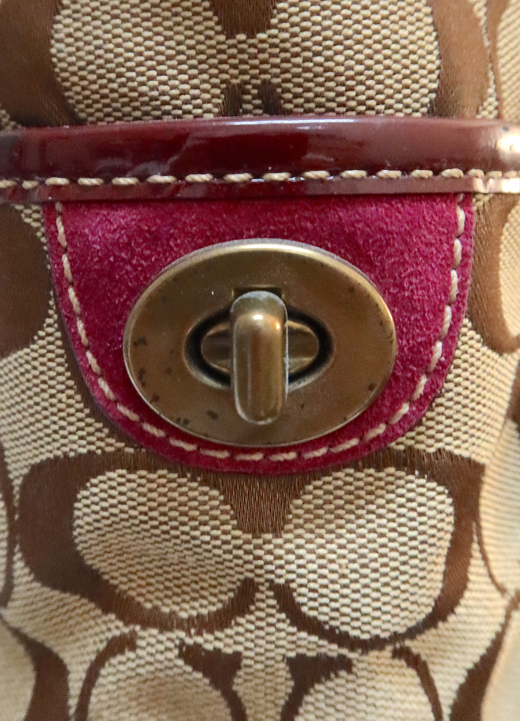 HAMPTONS SUEDE SIGNATURE TOTE BAG