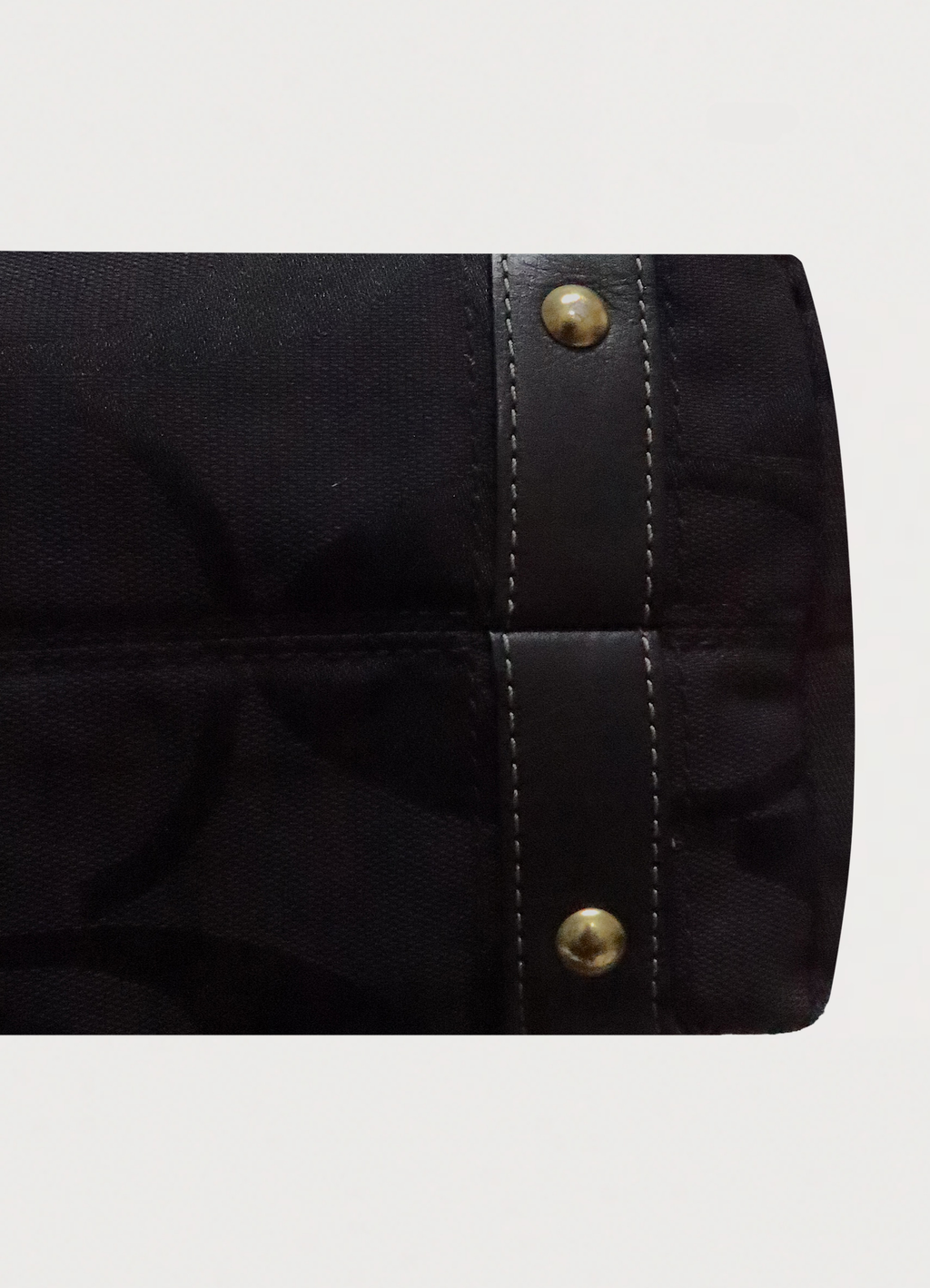 CARLY SIGNATURE TOTE BAG