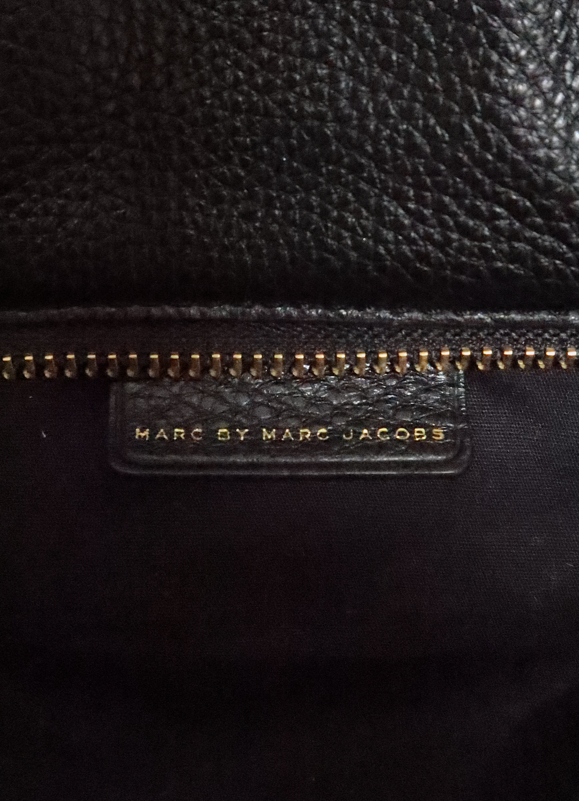 Q LEGEND CONVERTIBLE SATCHEL BAG