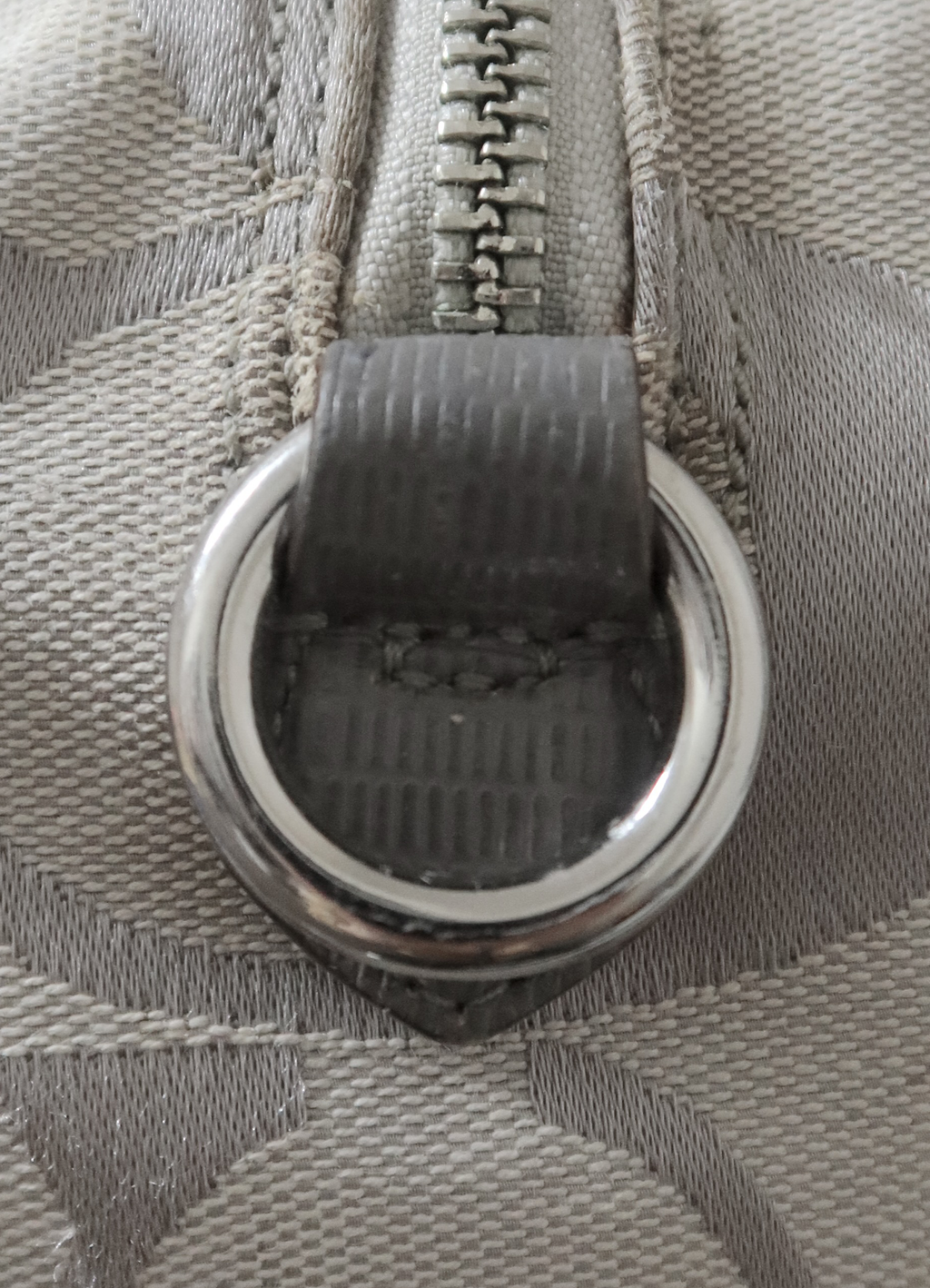 CHELSEA SIGNATURE C BARREL SATCHEL BAG