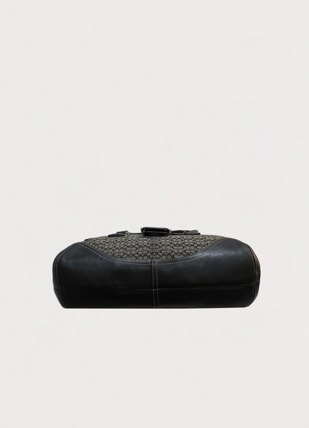 SIGNATURE SOHO FLAP SHOULDER BAG