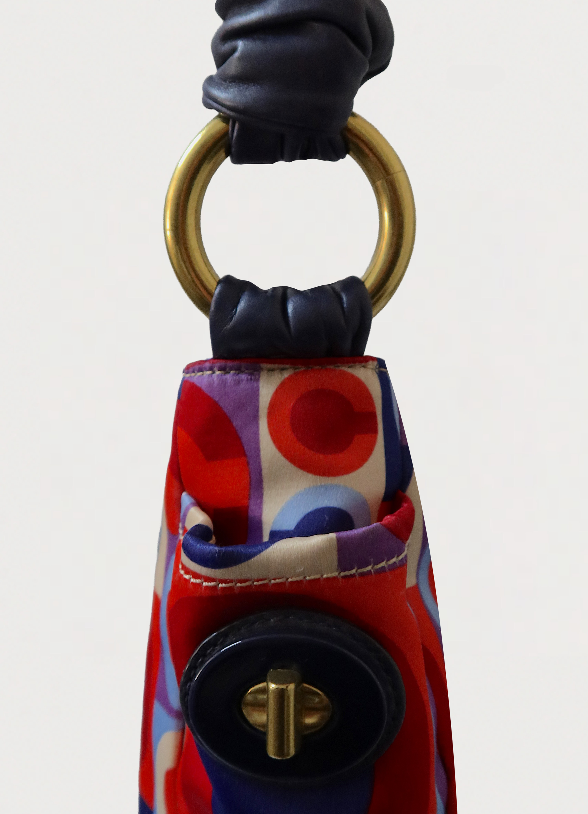 MADISON SCARF GRAPHIC OP ART SHOULDER BAG