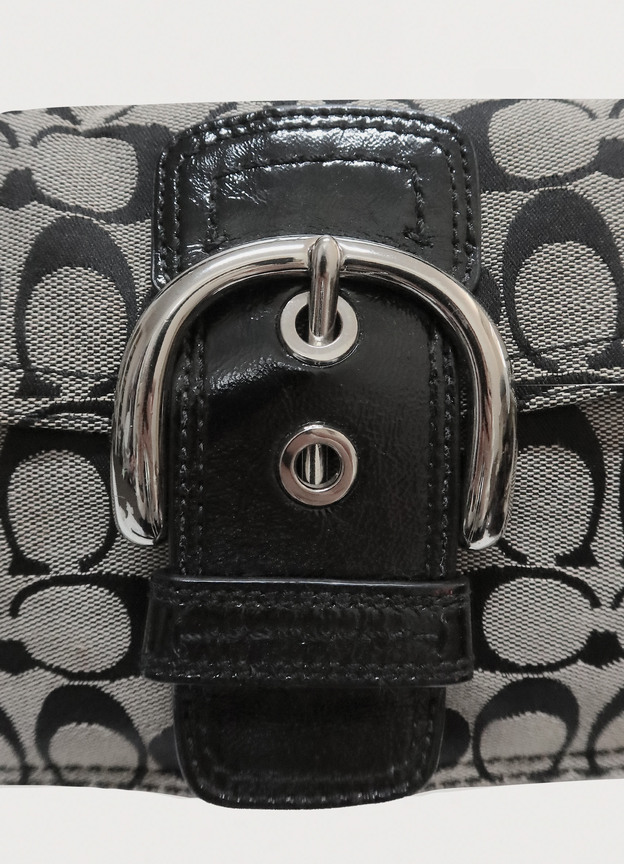 SOHO FLAP SIGNATURE SHOULDER BAG