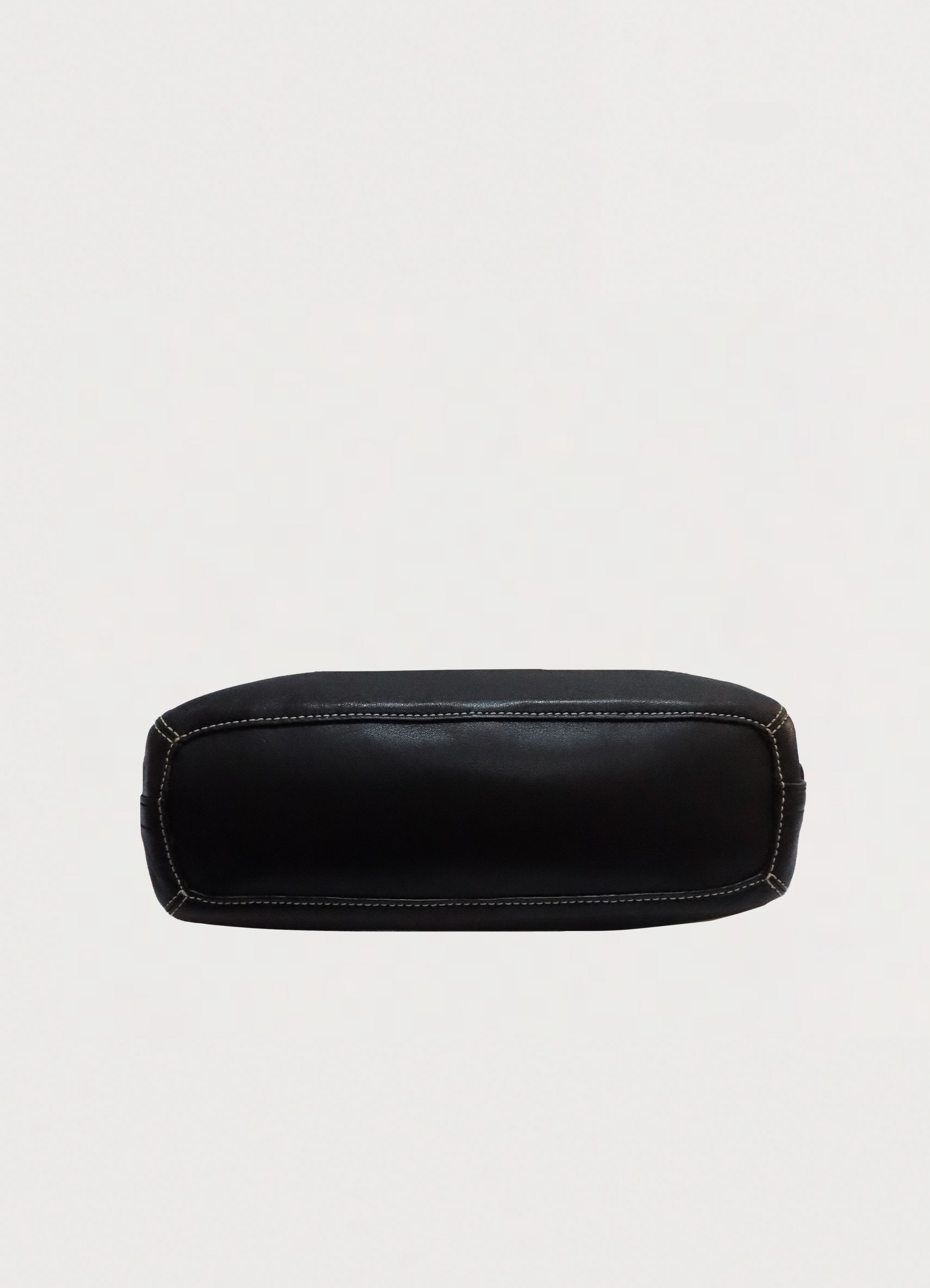 SIGNATURE SHOULDER BAG