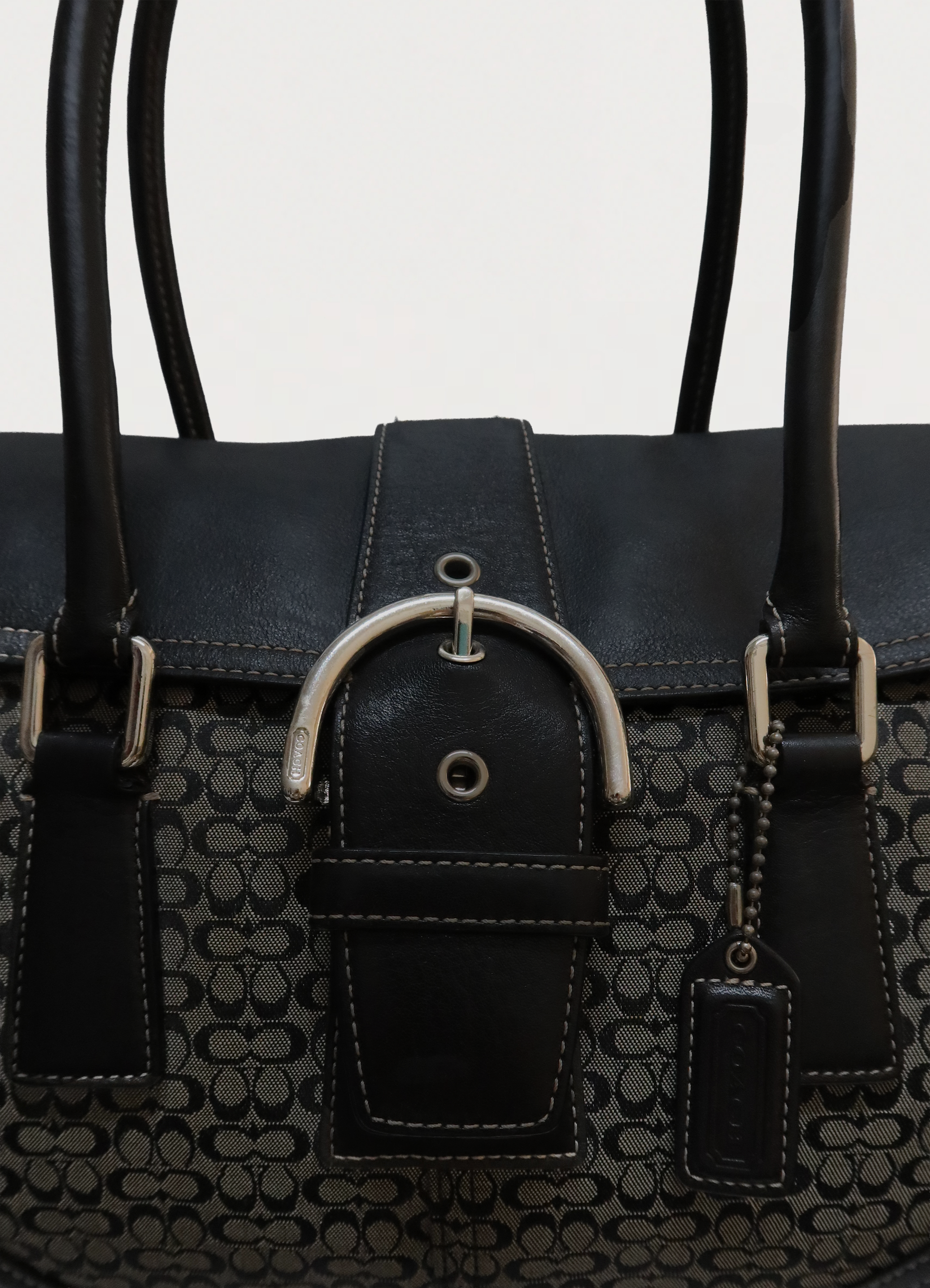 SIGNATURE SOHO FLAP SHOULDER BAG