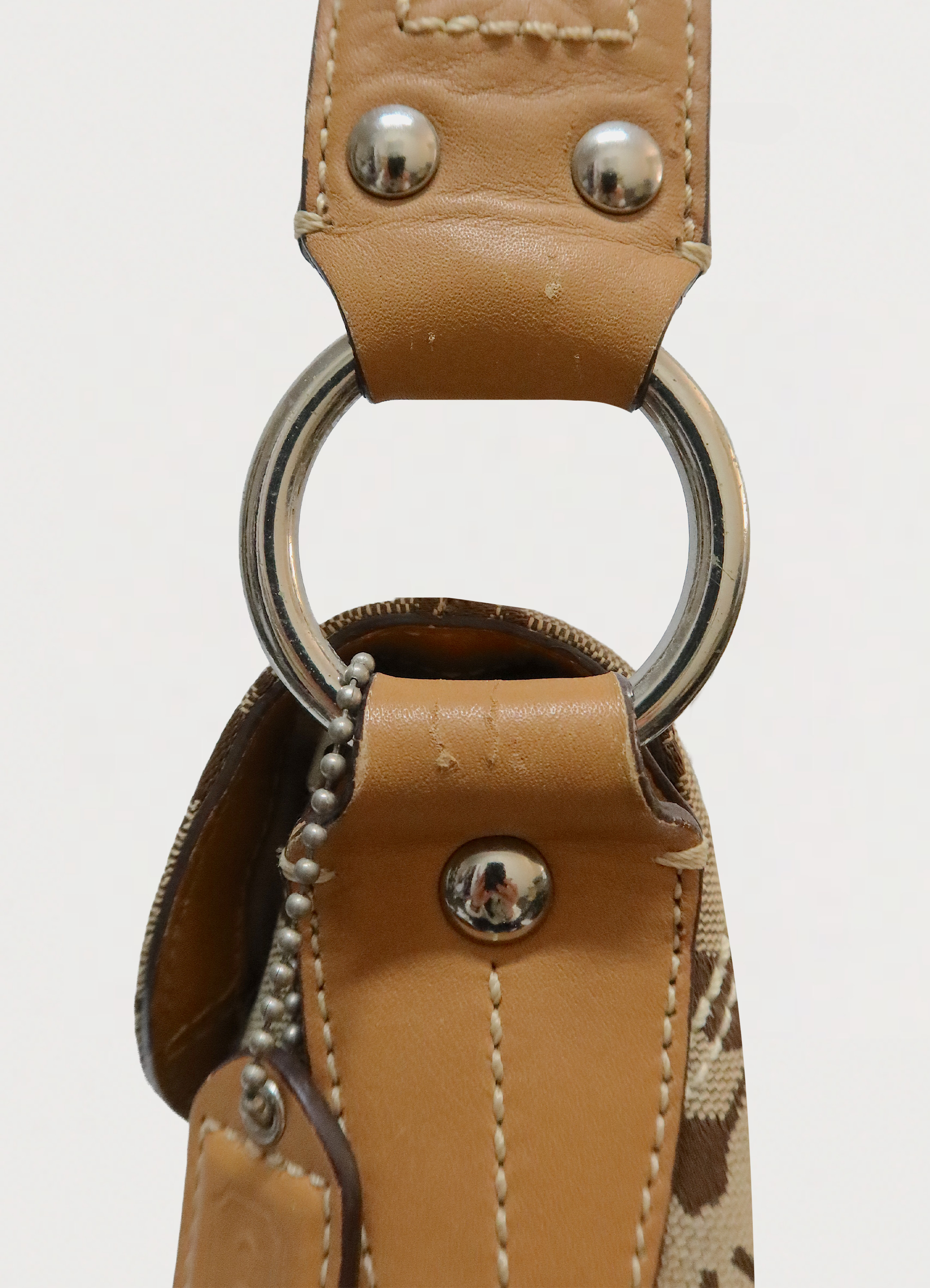 SIGNATURE SOHO BUCKLE FLAP SHOULDER BAG