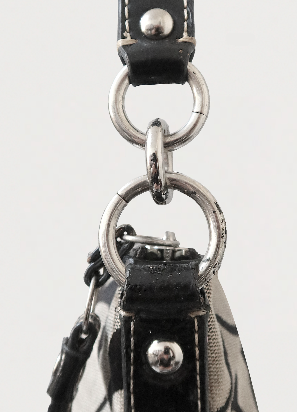 SIGNATURE STRIPE DEMI SHOULDER BAG