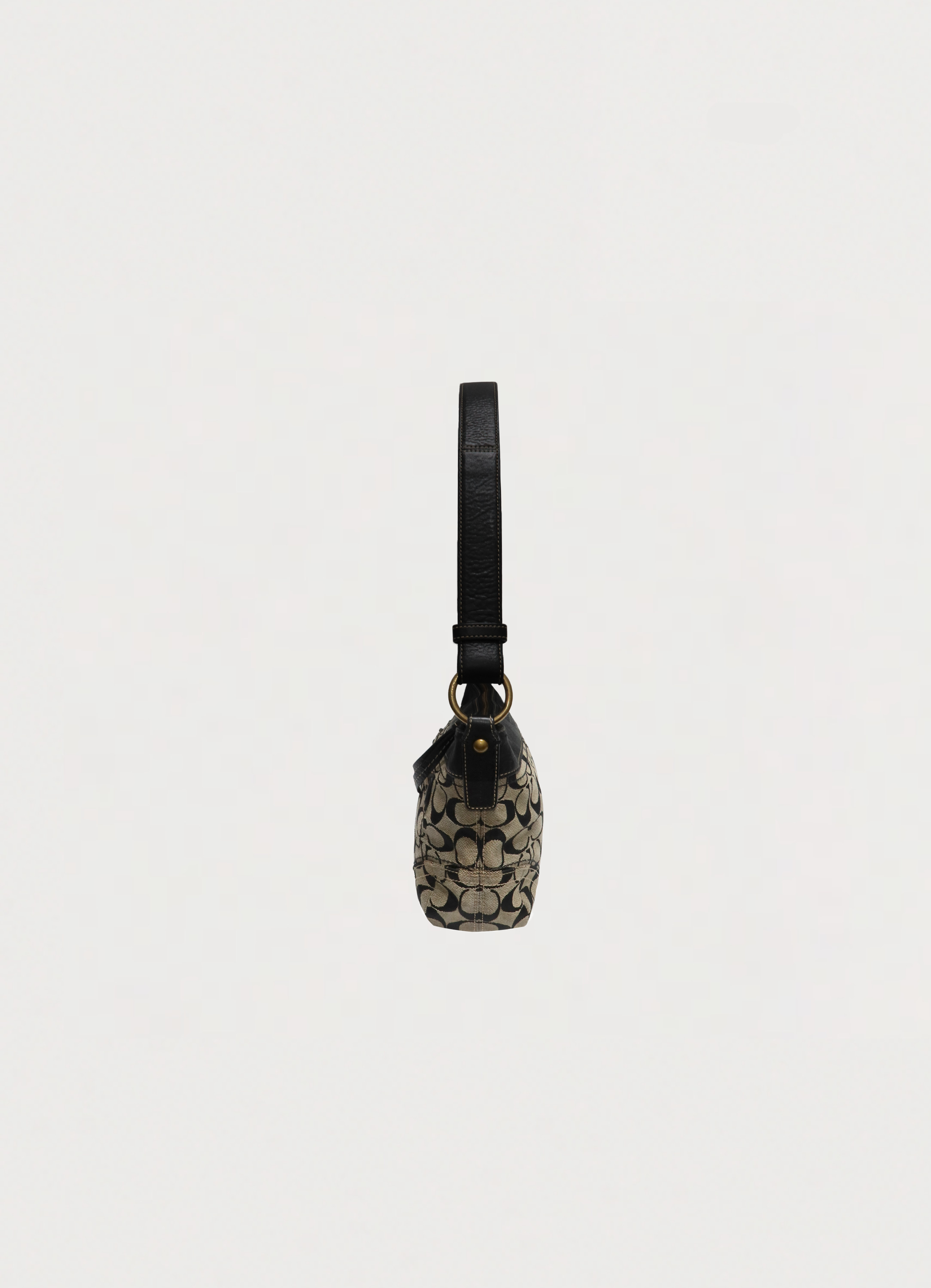 SIGNATURE BLEECKER SHOULDER BAG