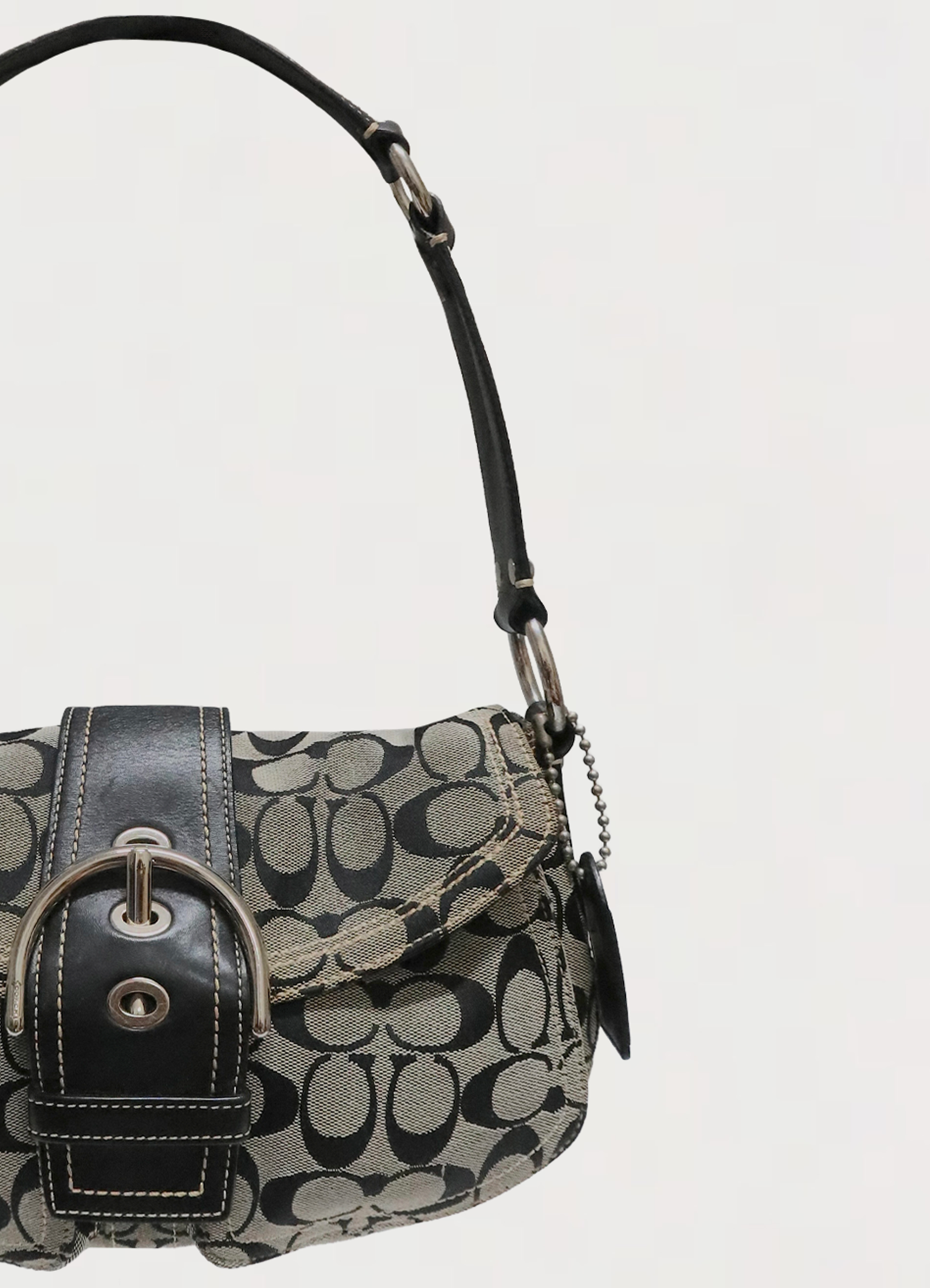 SIGNATURE SOHO POCKET SHOULDER BAG