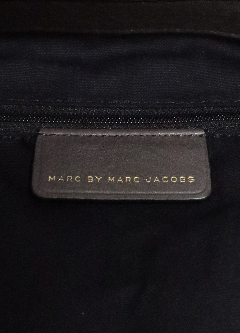 Q SMALL LEGEND SATCHEL BAG