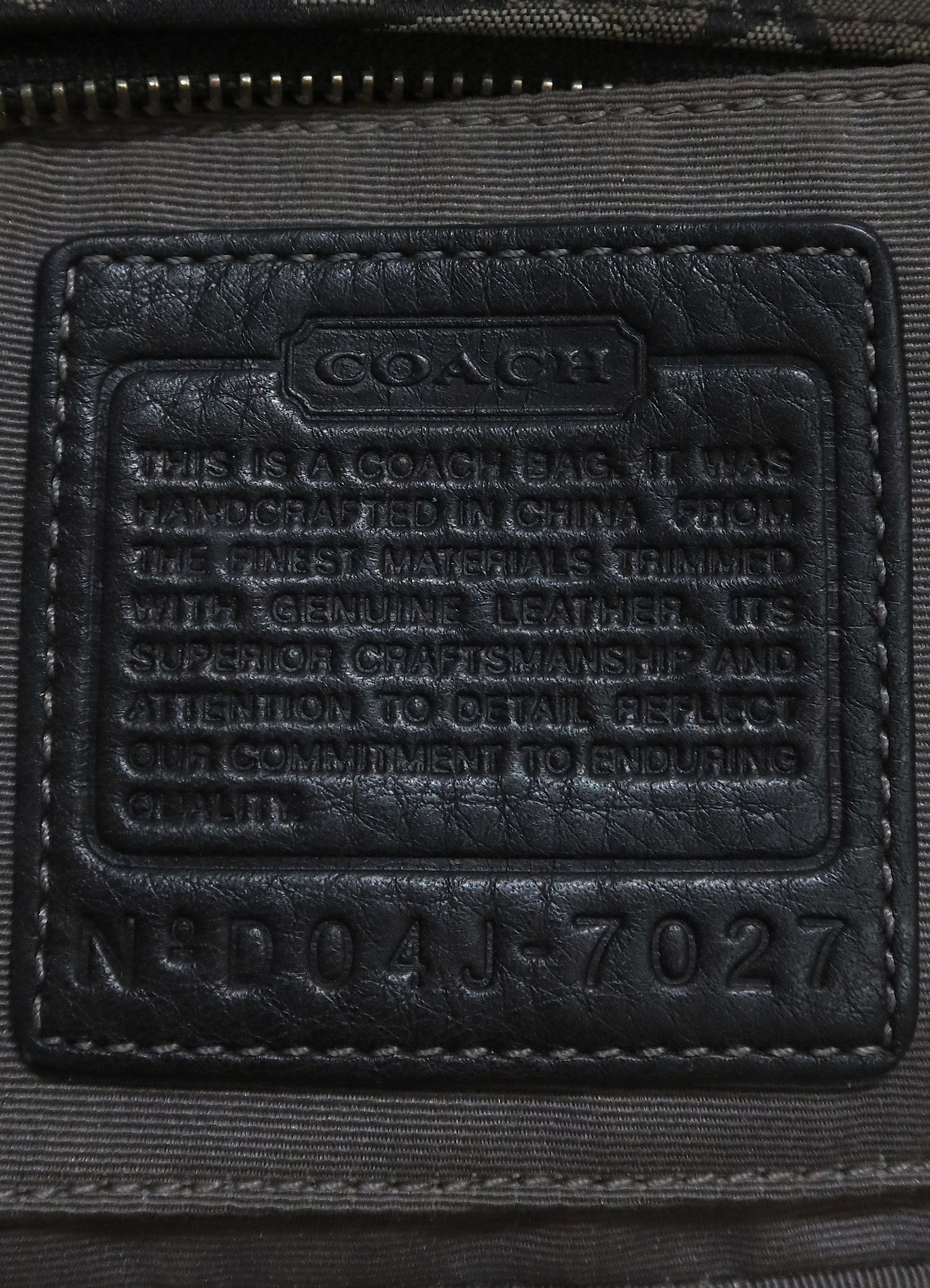 SIGNATURE CHELSEA OPTIC DEMI POCHETTE BAG
