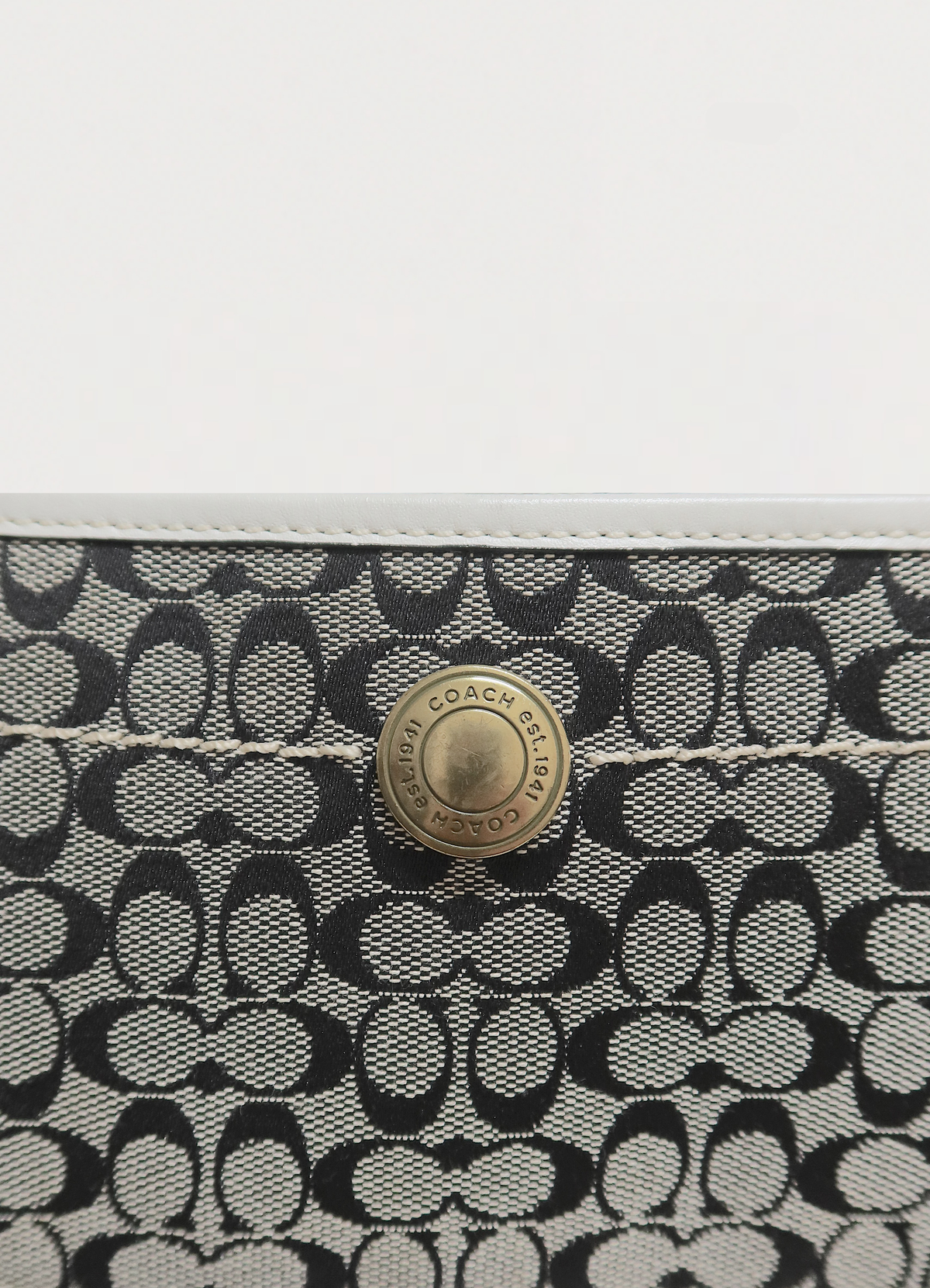 ERGO SIGNATURE HOBO BAG