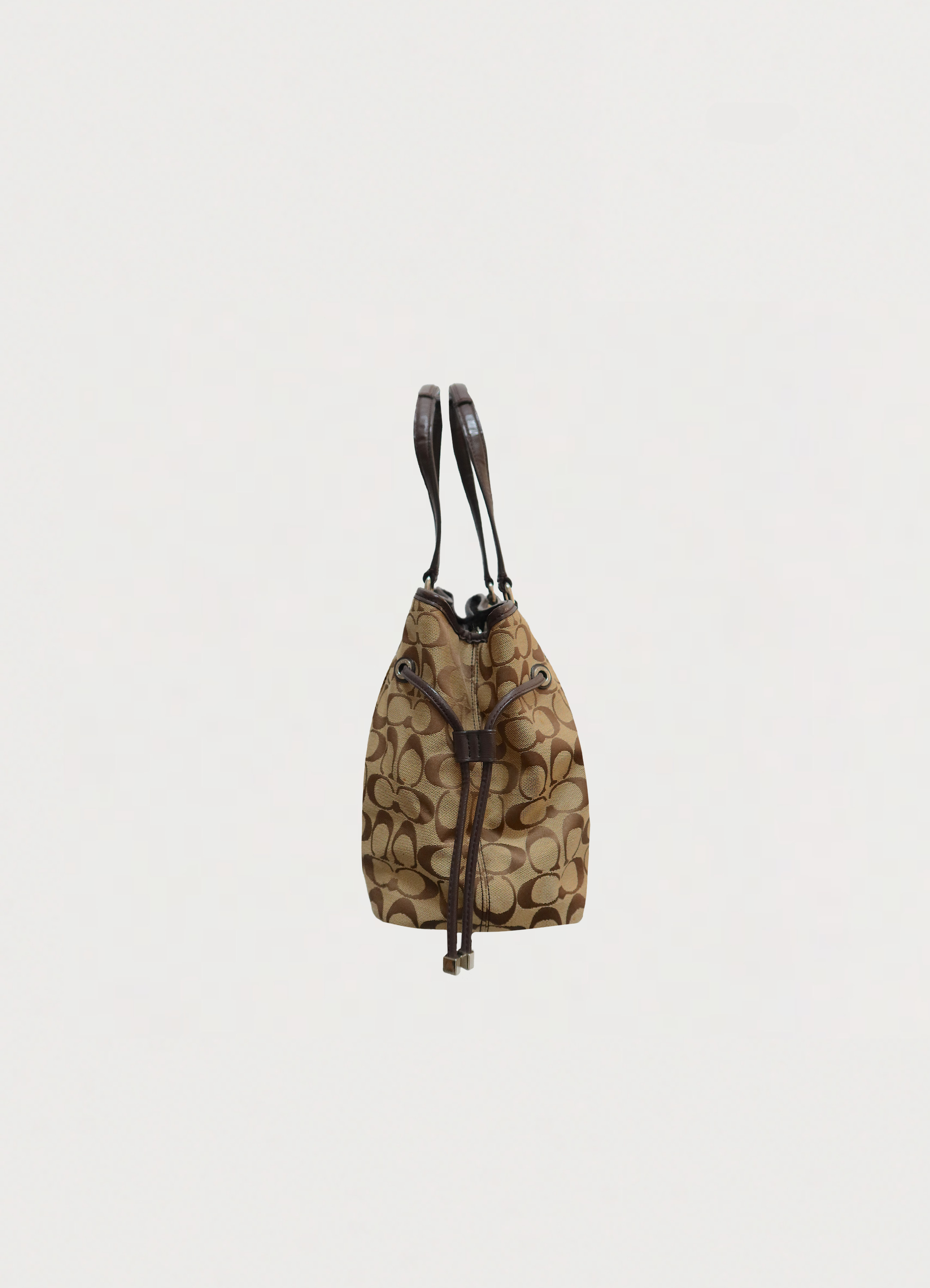 SIGNATURE STRIPE DRAWSTRING CARRYALL SHOULDER BAG