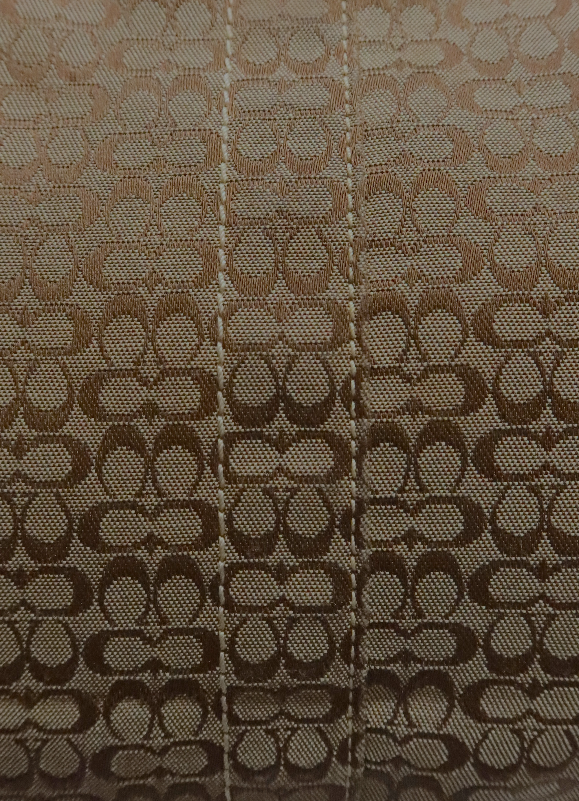 SIGNATURE SOHO BUCKLE HANDBAG