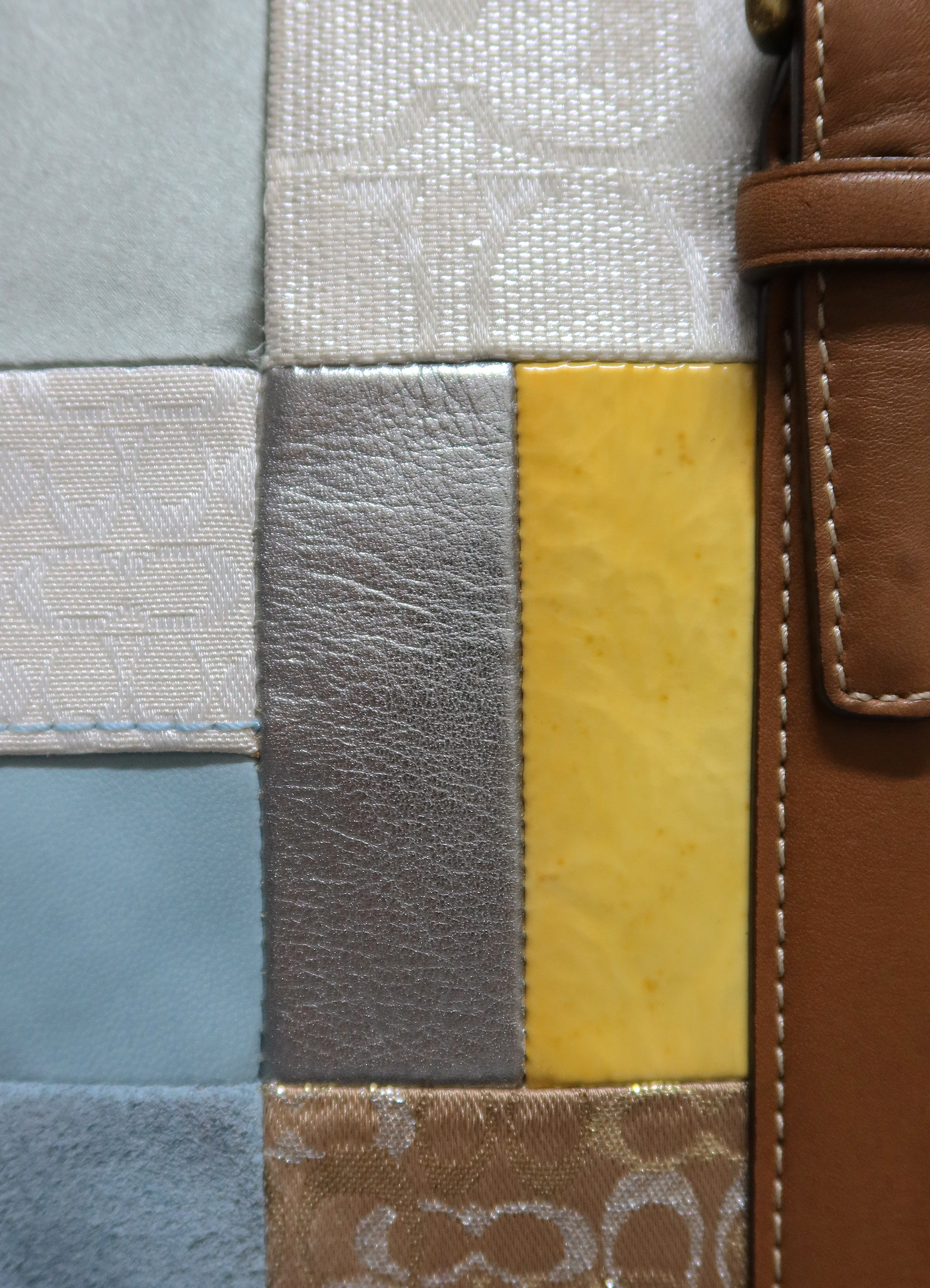 HOLIDAY PATCHWORK GALLERY TOTE BAG