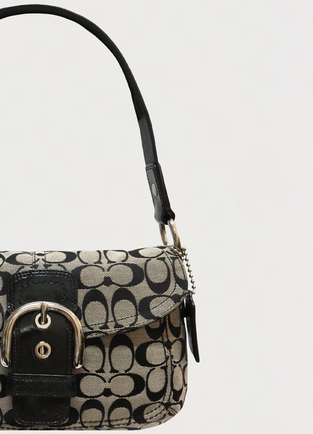 SOHO FLAP SIGNATURE SHOULDER BAG