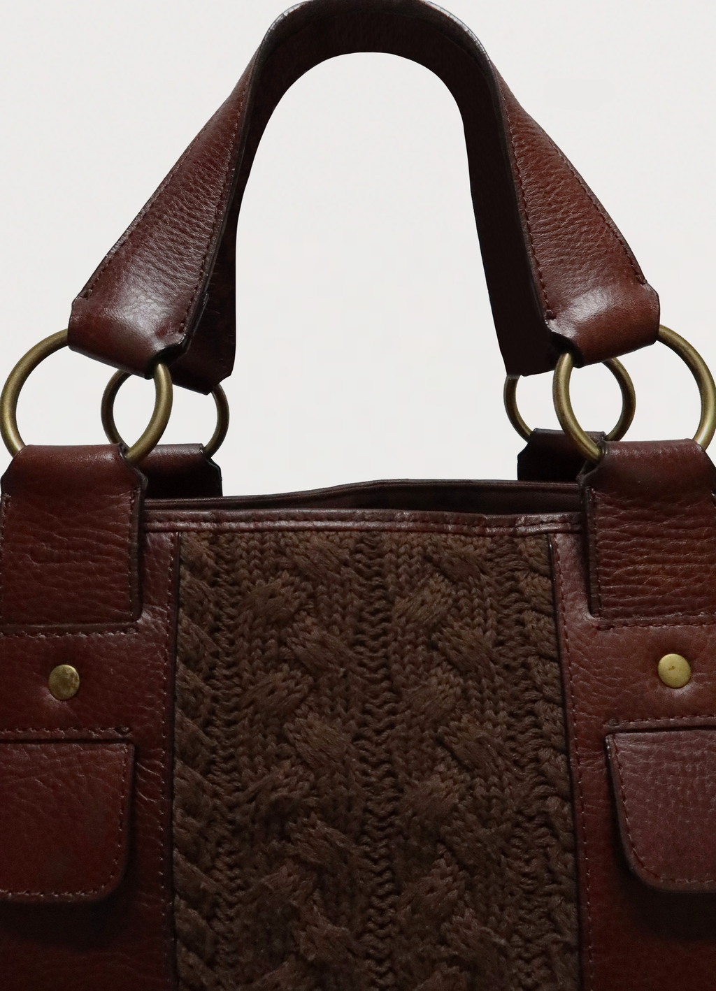 CABLE KNIT SHOULDER BAG