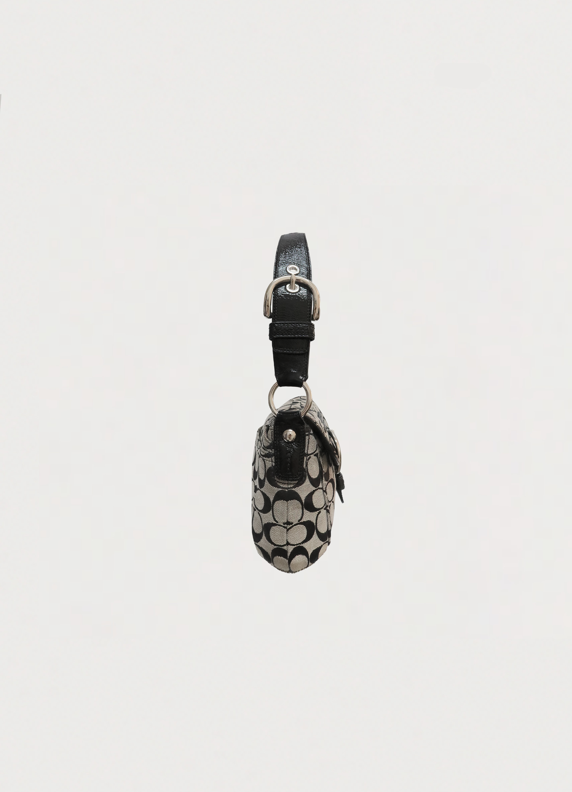 SOHO FLAP SIGNATURE SHOULDER BAG