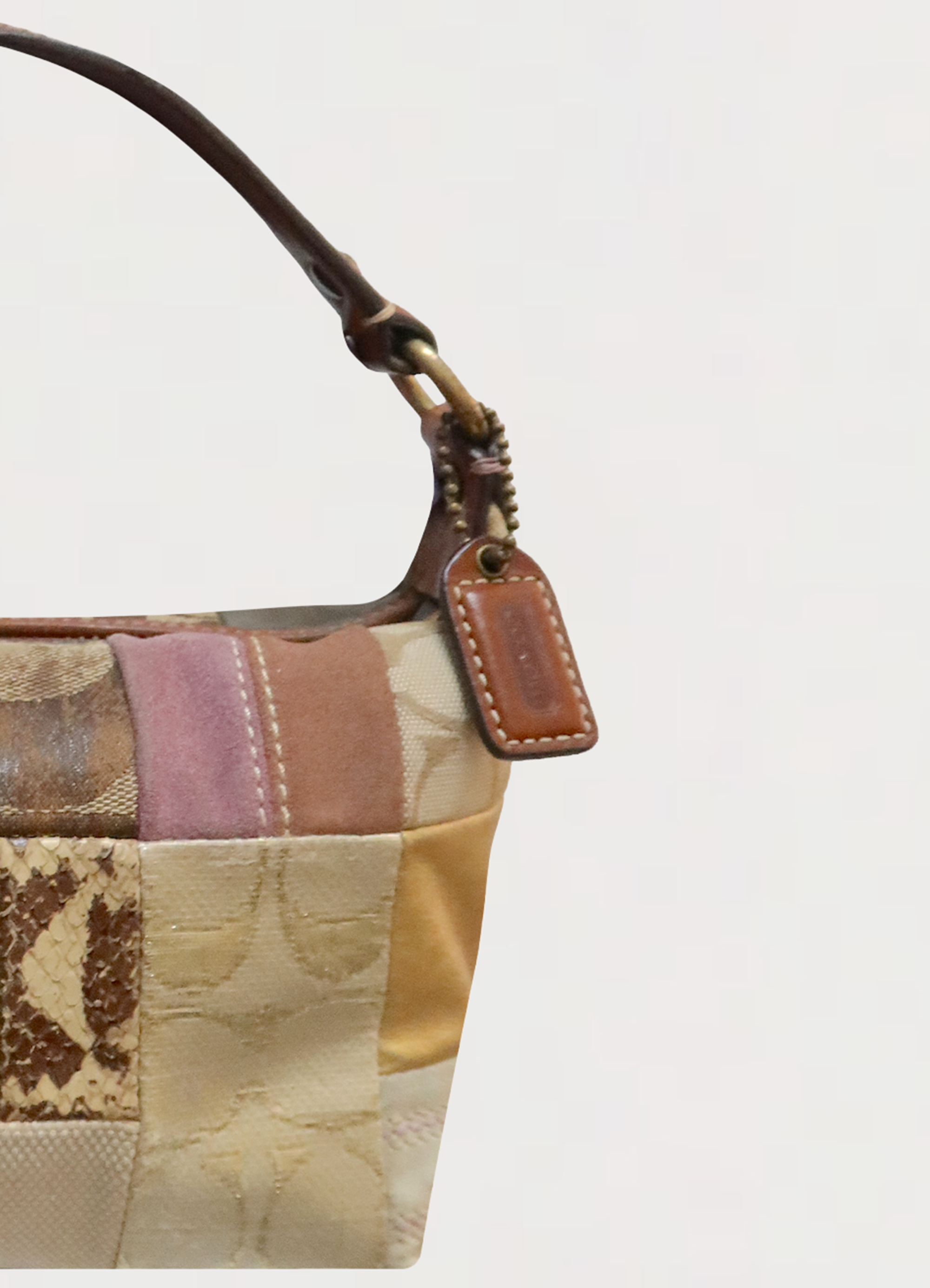 SIGNATURE PATCHWORK POCHETTE BAG