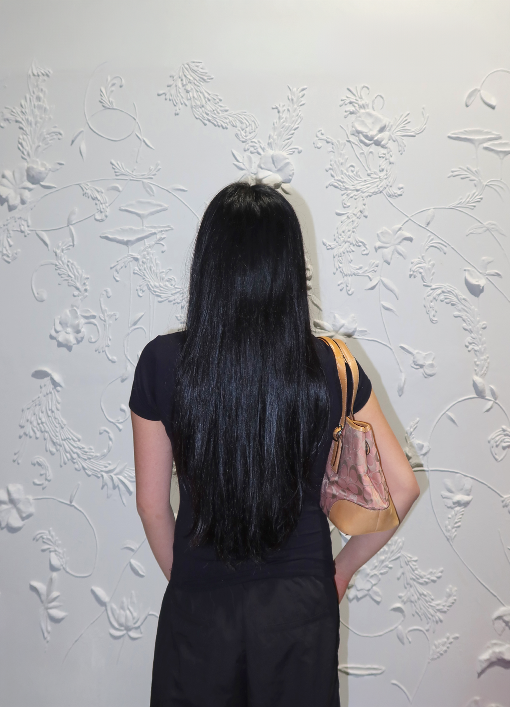 SIGNATURE CANVAS AND LEATHER SHOULDER BAG