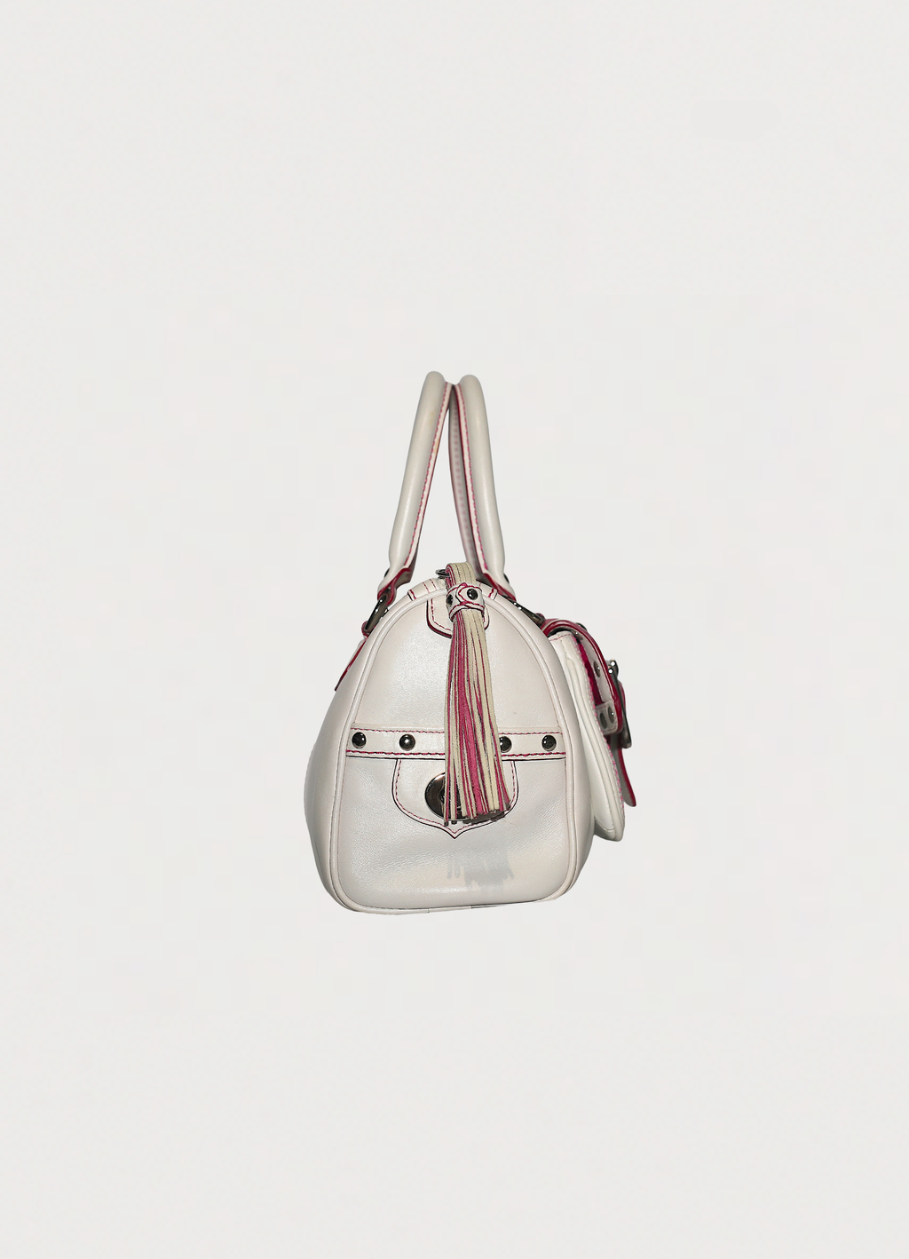 Vintage Coach embroidered heart satchel in leather with suede trim showing right side