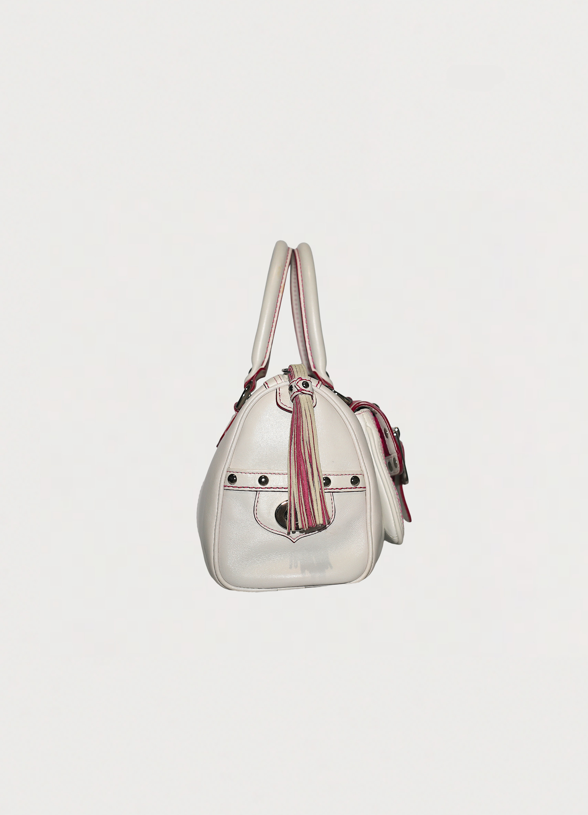 Vintage Coach embroidered heart satchel in leather with suede trim showing right side
